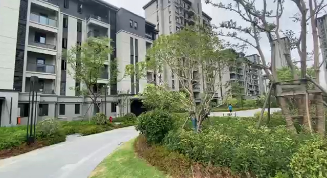 屋面保溫板 安全環(huán)保 尺寸可以定制 自強(qiáng)施工簡單 可定制